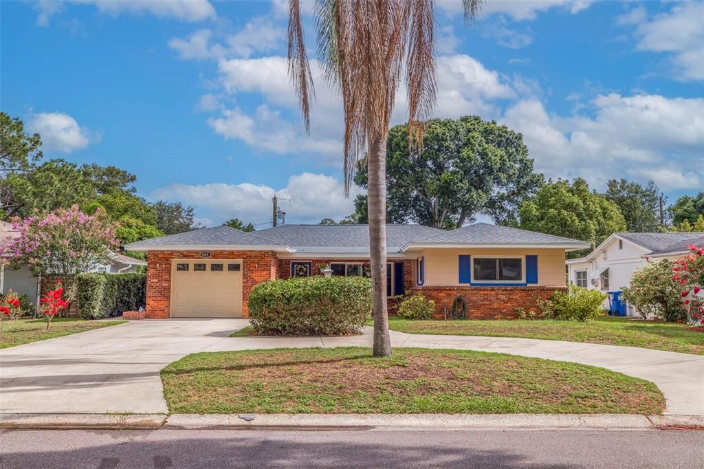 For Sale: $575,000 (3 beds, 2 baths, 2240 Square Feet)