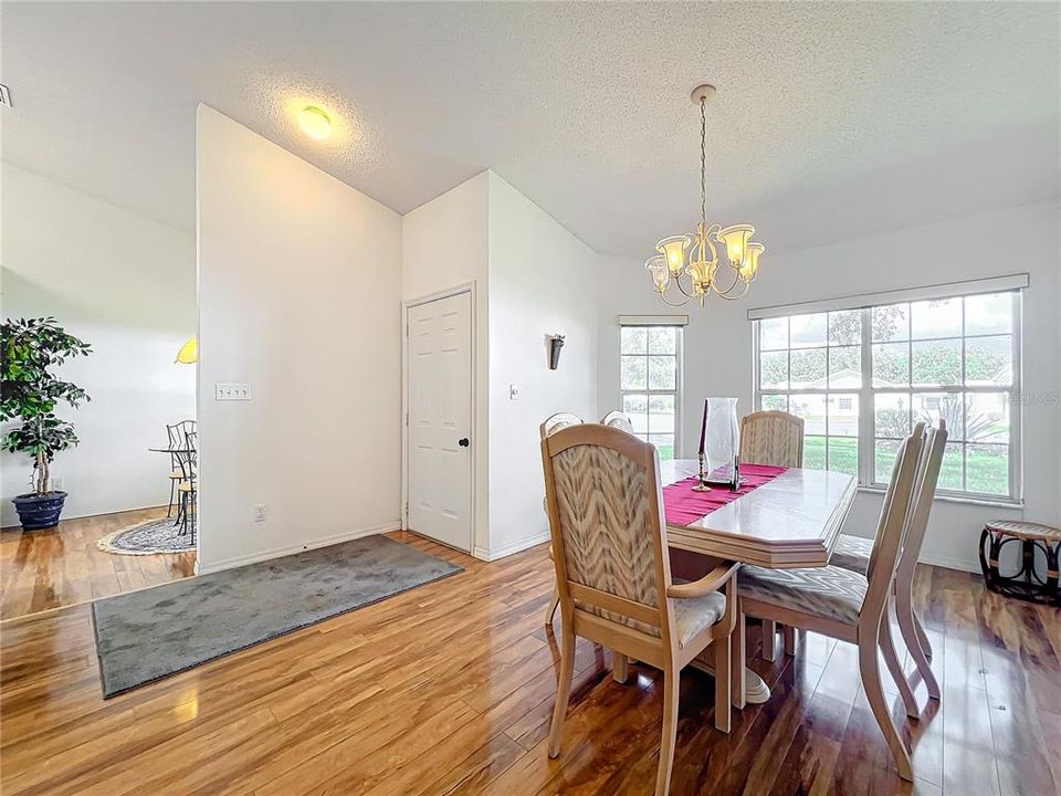 For Sale: $288,500 (2 beds, 2 baths, 1746 Square Feet)