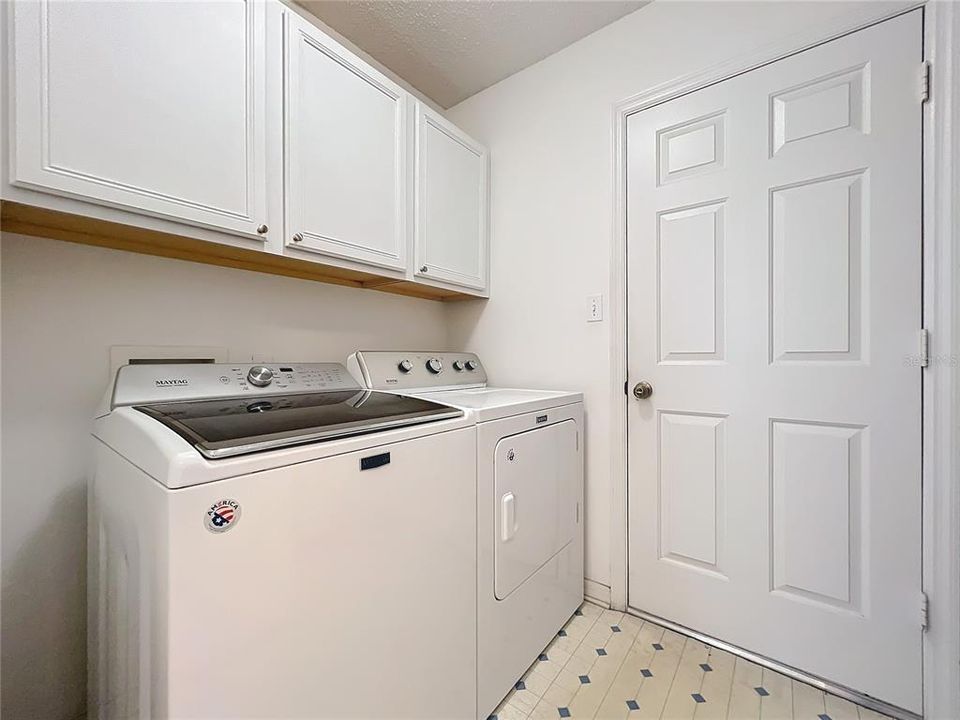 For Sale: $288,500 (2 beds, 2 baths, 1746 Square Feet)