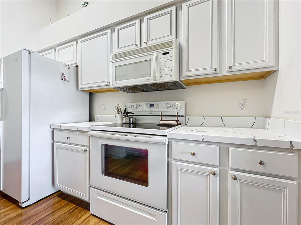 For Sale: $288,500 (2 beds, 2 baths, 1746 Square Feet)
