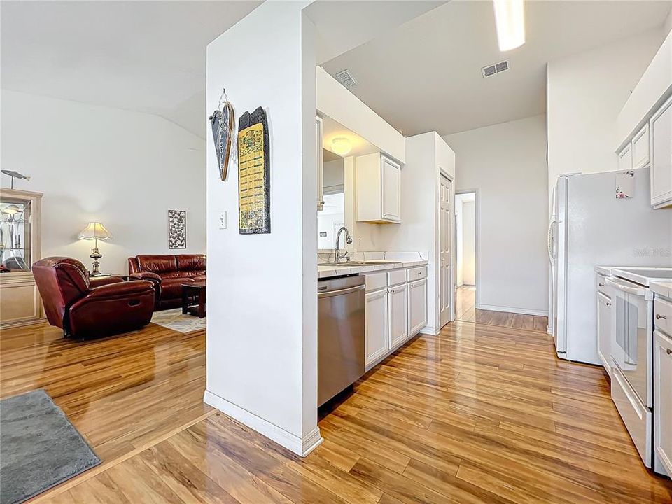 For Sale: $288,500 (2 beds, 2 baths, 1746 Square Feet)