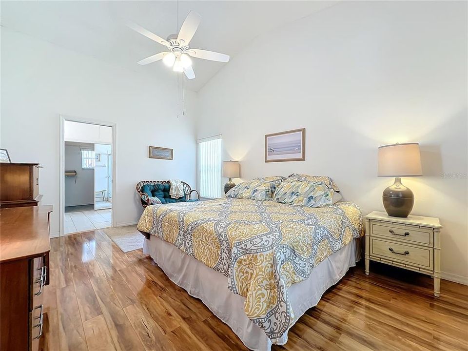 For Sale: $288,500 (2 beds, 2 baths, 1746 Square Feet)