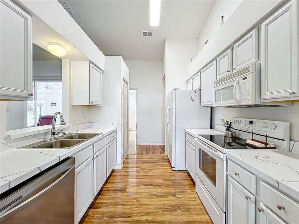 For Sale: $288,500 (2 beds, 2 baths, 1746 Square Feet)