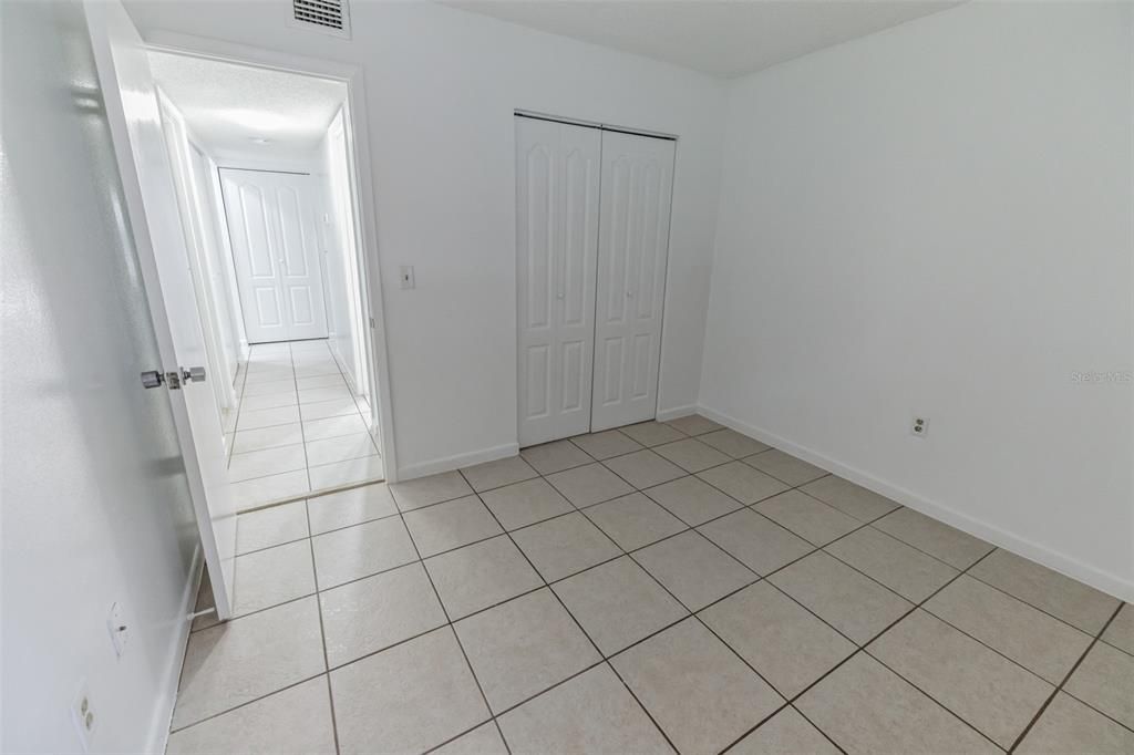 For Sale: $205,000 (2 beds, 2 baths, 897 Square Feet)