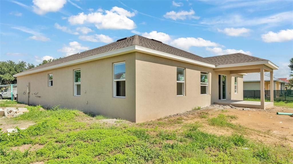 For Sale: $379,900 (4 beds, 2 baths, 1913 Square Feet)