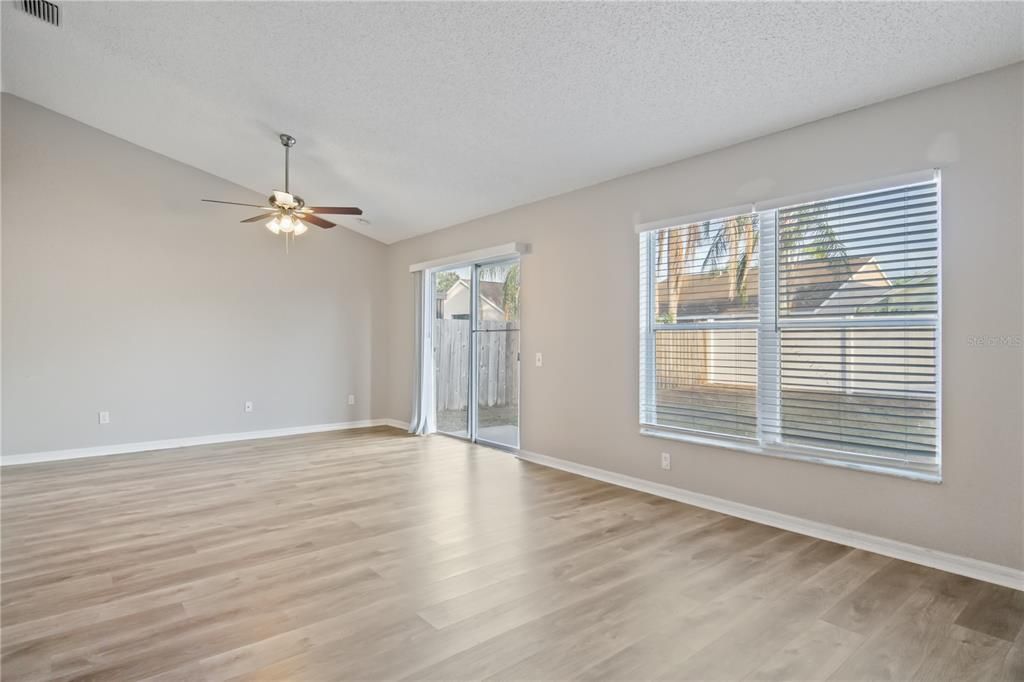 For Sale: $339,900 (3 beds, 2 baths, 1248 Square Feet)