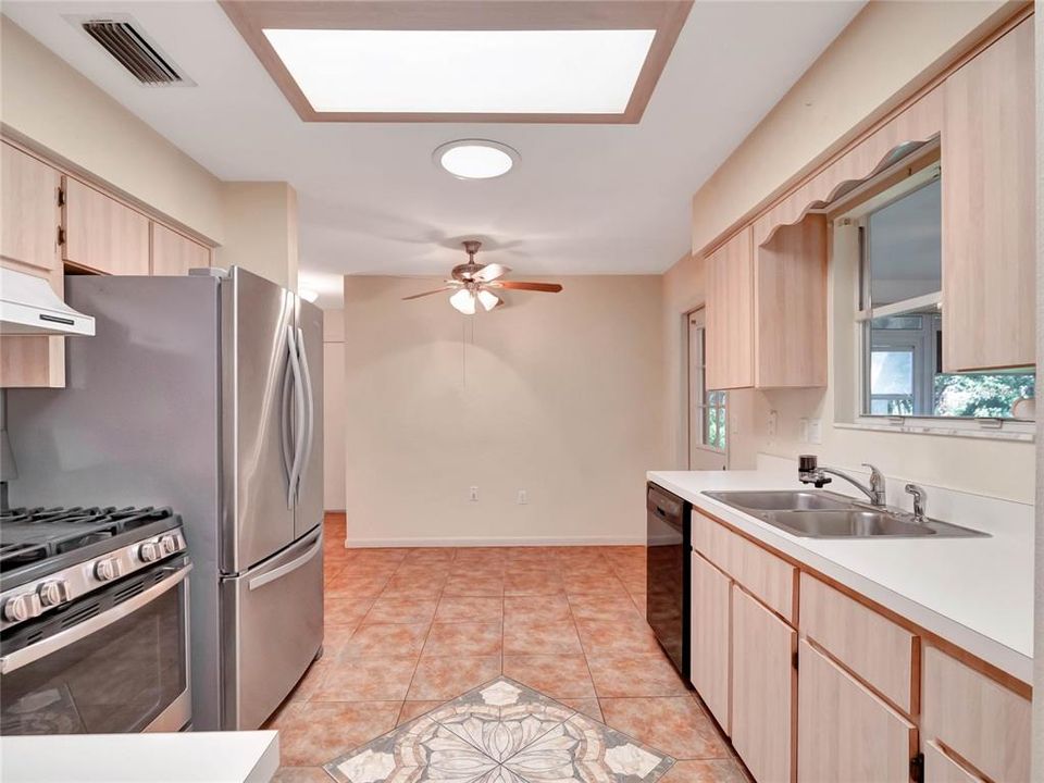 For Sale: $248,000 (2 beds, 2 baths, 1442 Square Feet)