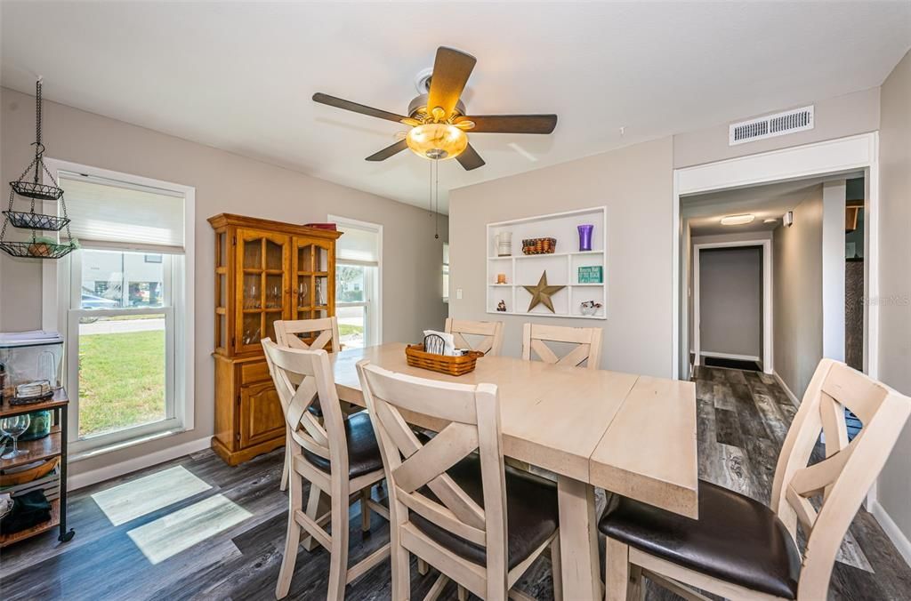 Active With Contract: $799,900 (3 beds, 2 baths, 1646 Square Feet)