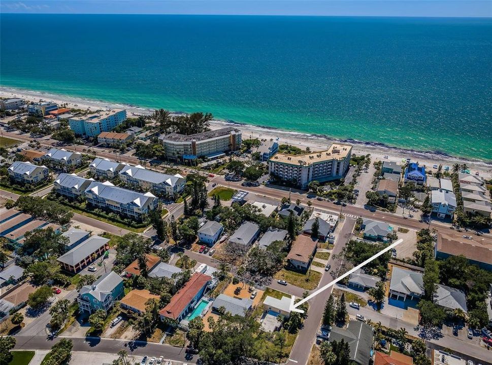 Active With Contract: $799,900 (3 beds, 2 baths, 1646 Square Feet)