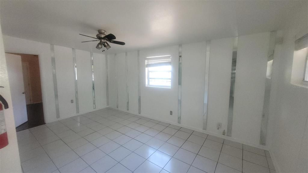 For Rent: $2,250 (3 beds, 1 baths, 1000 Square Feet)