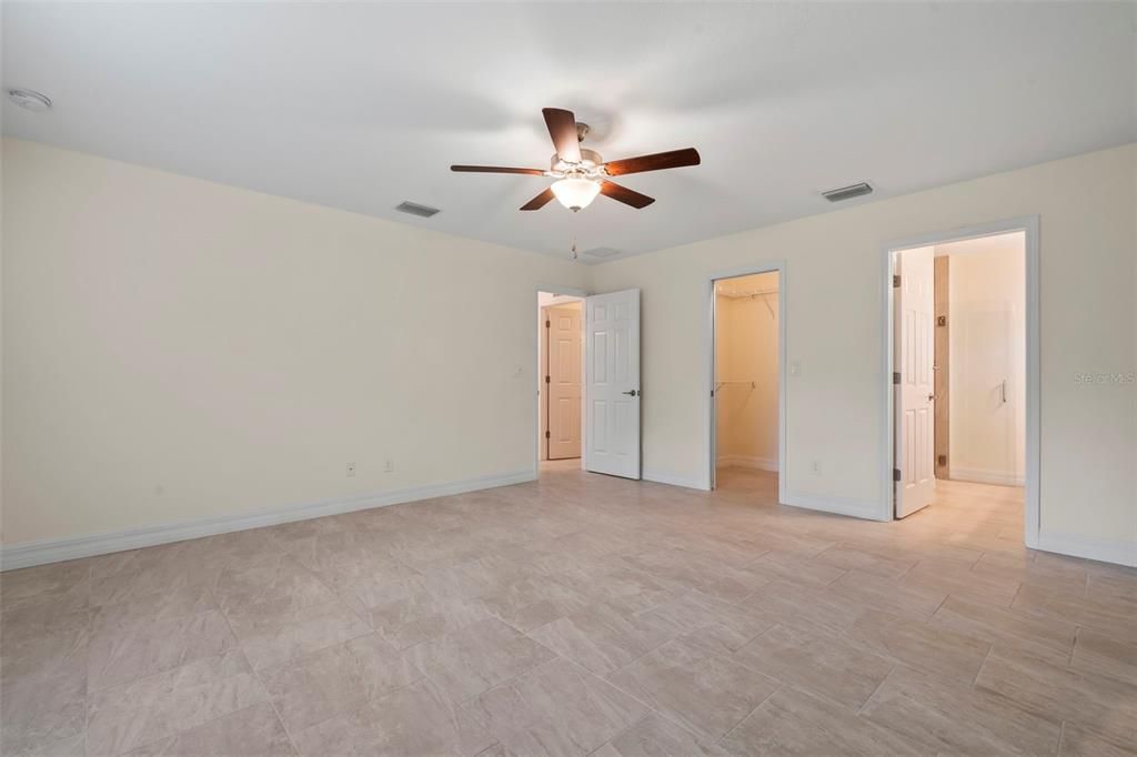 For Sale: $335,000 (3 beds, 2 baths, 1427 Square Feet)
