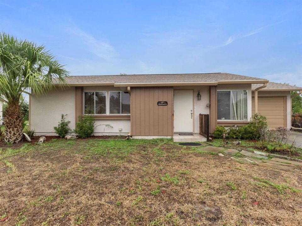 For Sale: $219,900 (2 beds, 2 baths, 912 Square Feet)