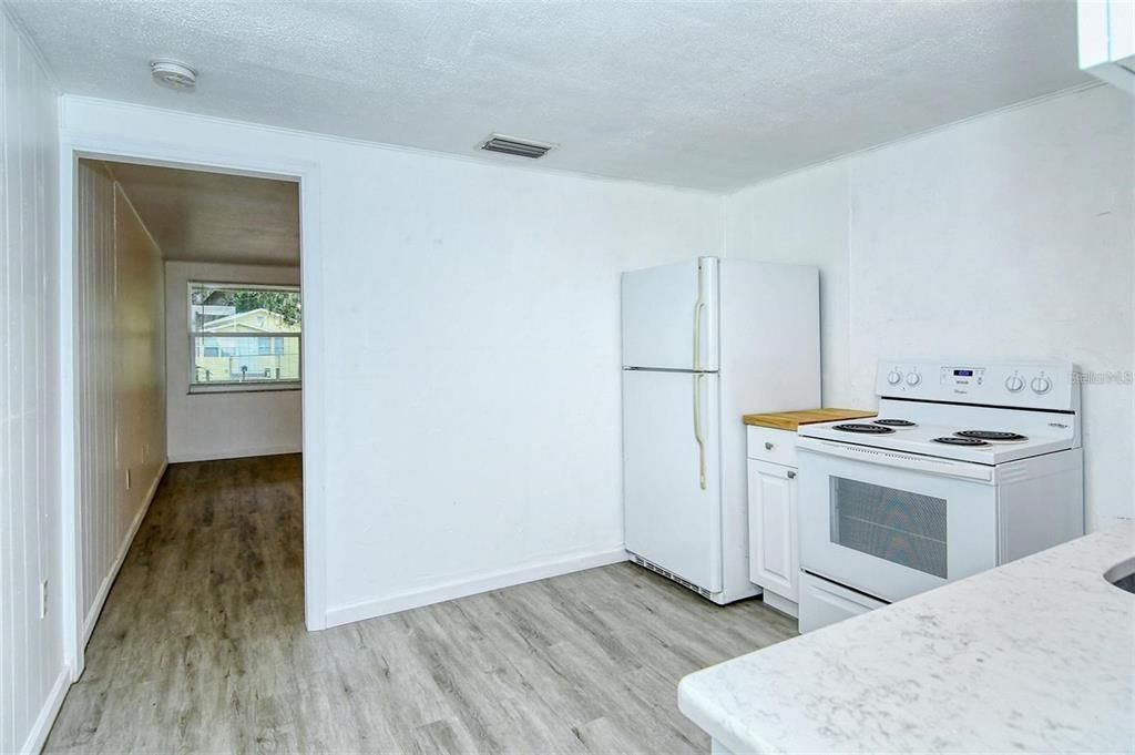 For Rent: $1,595 (2 beds, 1 baths, 725 Square Feet)