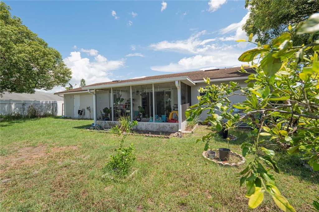 For Sale: $342,000 (3 beds, 2 baths, 1161 Square Feet)