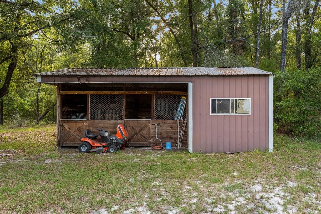 2 stall barn with tack room