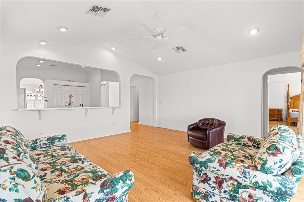 Active With Contract: $398,000 (3 beds, 2 baths, 1711 Square Feet)