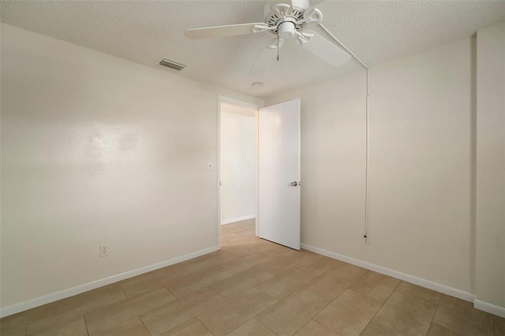 For Sale: $310,000 (3 beds, 2 baths, 1405 Square Feet)