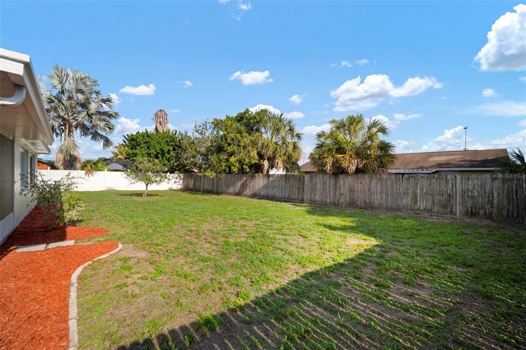 For Sale: $310,000 (3 beds, 2 baths, 1405 Square Feet)