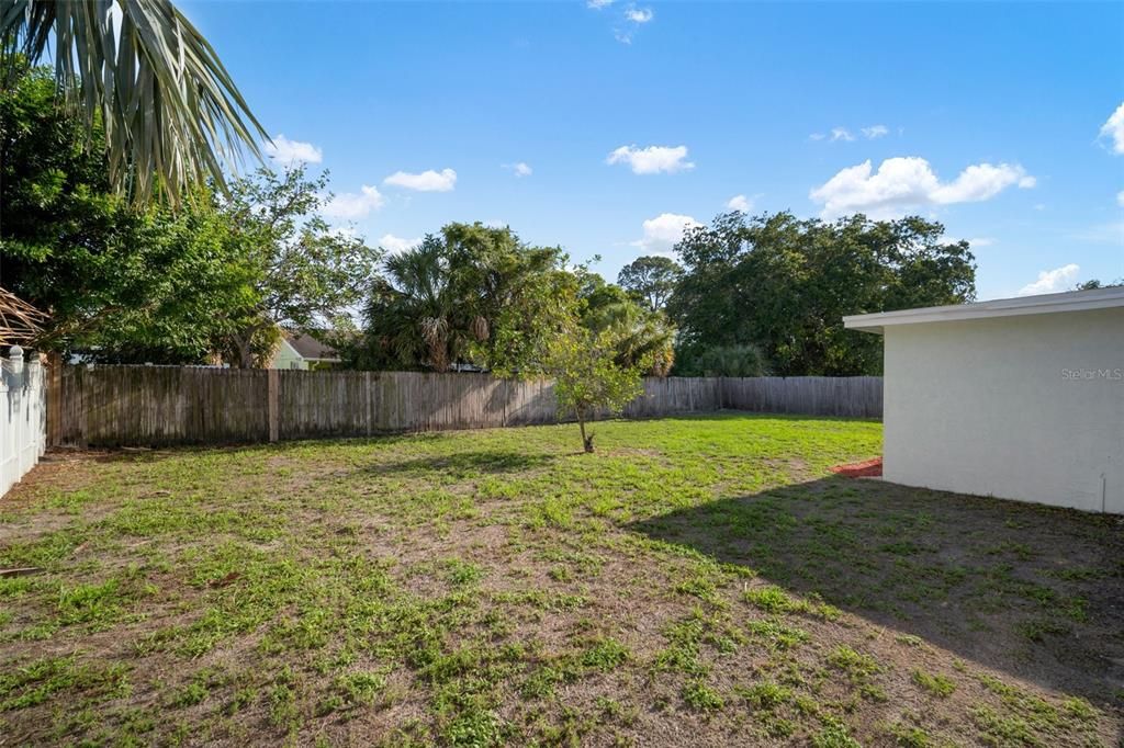 For Sale: $310,000 (3 beds, 2 baths, 1405 Square Feet)