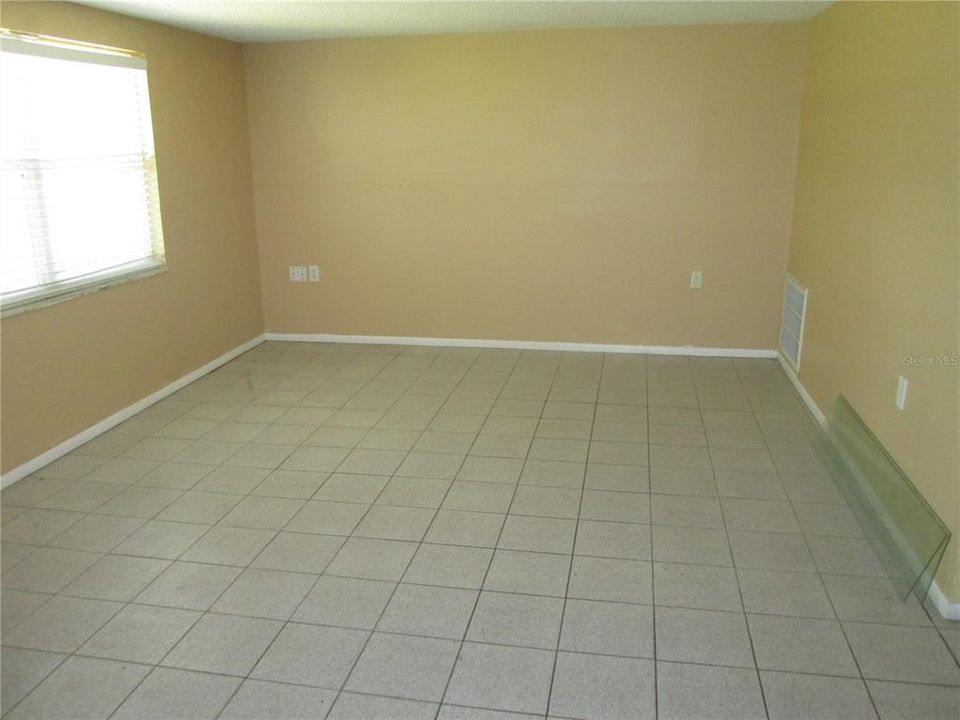 Active With Contract: $164,900 (3 beds, 2 baths, 1360 Square Feet)