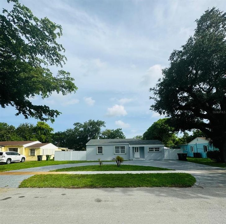 For Sale: $584,900 (3 beds, 2 baths, 1185 Square Feet)