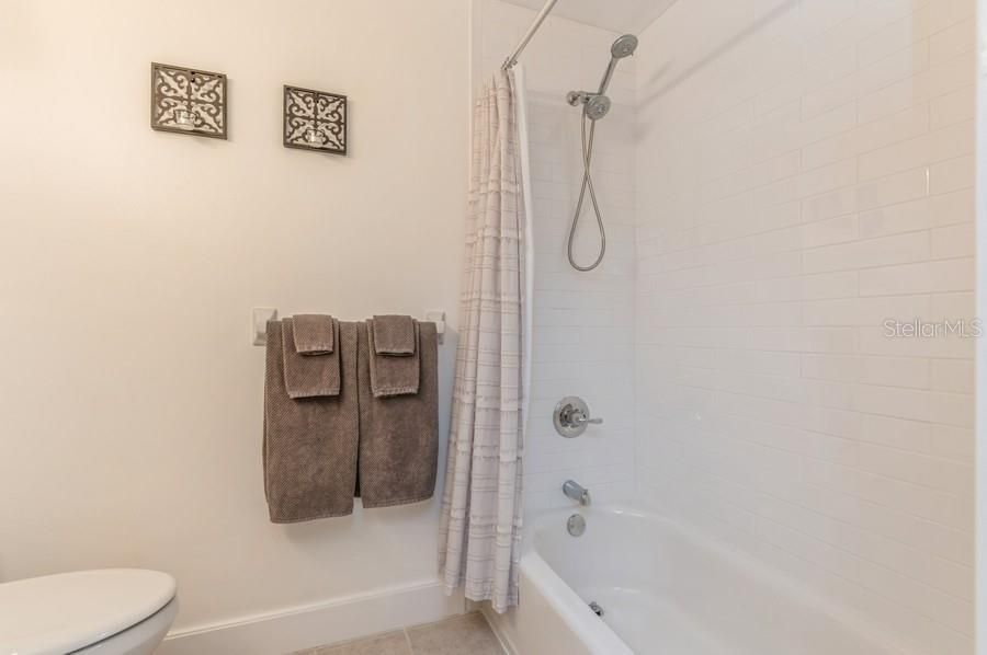 Active With Contract: $459,000 (4 beds, 2 baths, 2472 Square Feet)