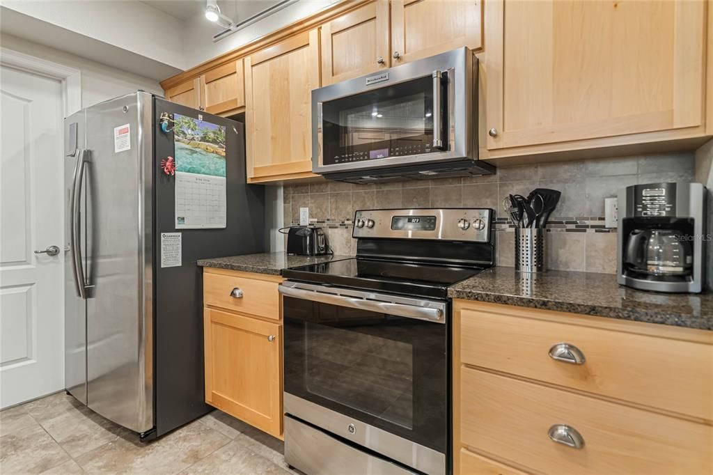 For Sale: $424,900 (2 beds, 2 baths, 1384 Square Feet)