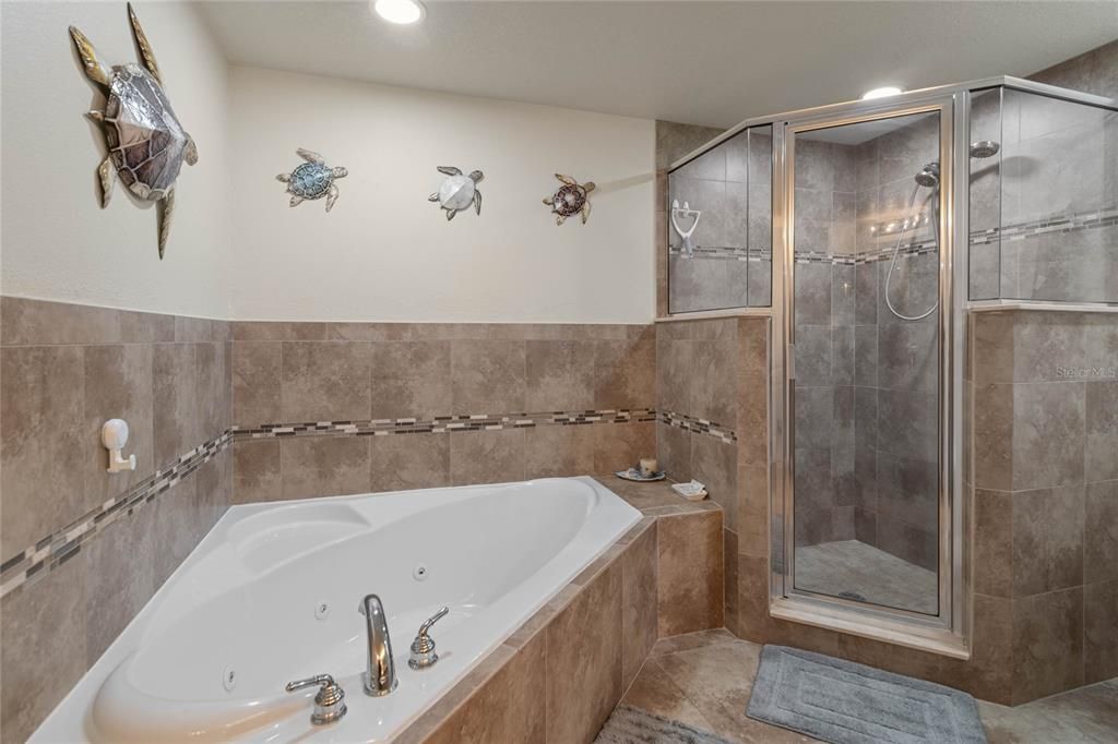 For Sale: $424,900 (2 beds, 2 baths, 1384 Square Feet)