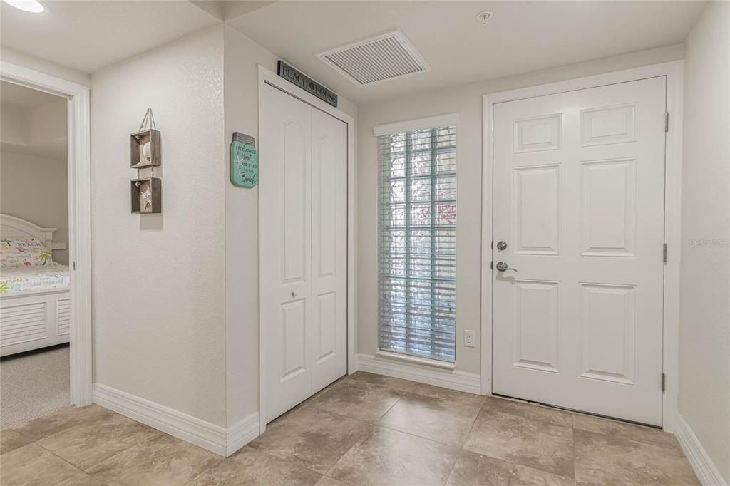 For Sale: $424,900 (2 beds, 2 baths, 1384 Square Feet)