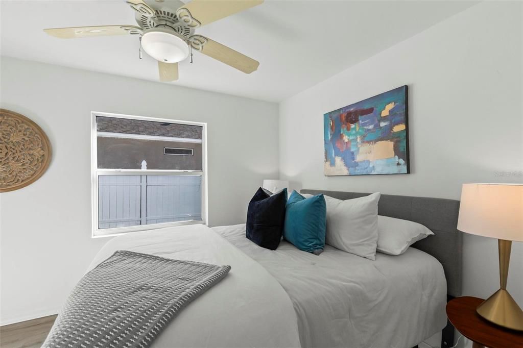 Active With Contract: $367,000 (3 beds, 2 baths, 1656 Square Feet)