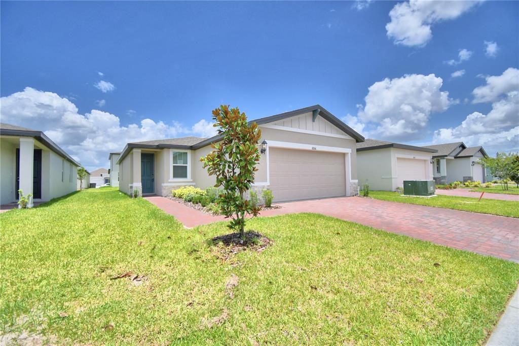 For Sale: $291,000 (3 beds, 2 baths, 1269 Square Feet)