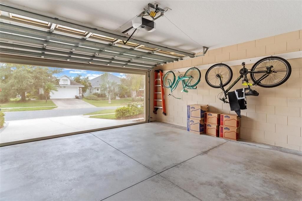 Garage with remote control screen door