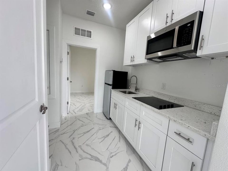 For Rent: $1,500 (1 beds, 1 baths, 700 Square Feet)