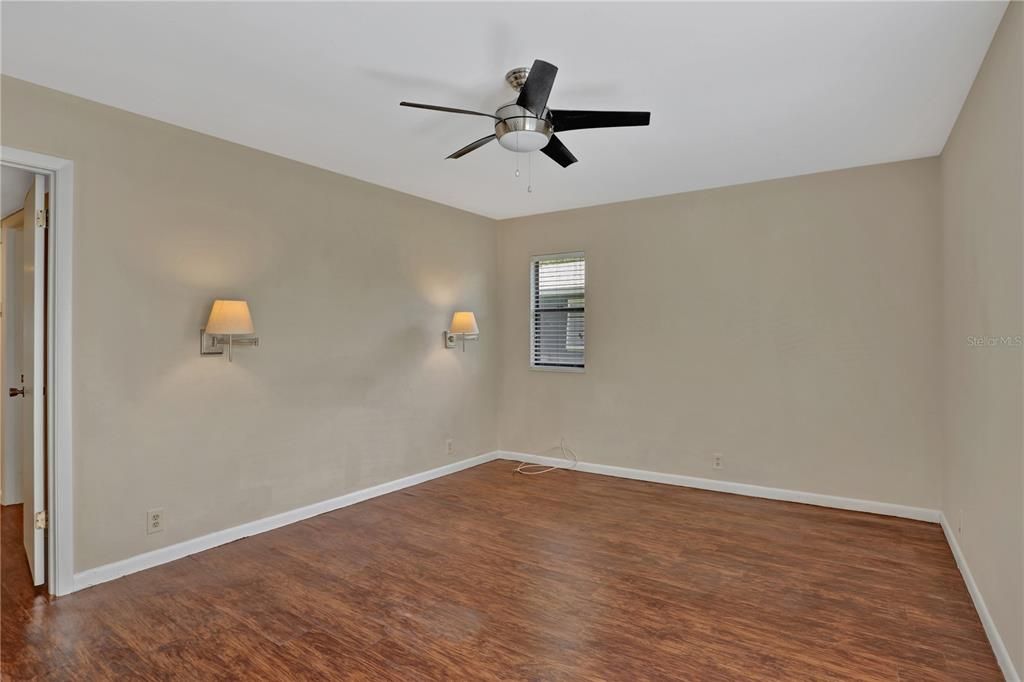 For Sale: $235,500 (2 beds, 2 baths, 1596 Square Feet)