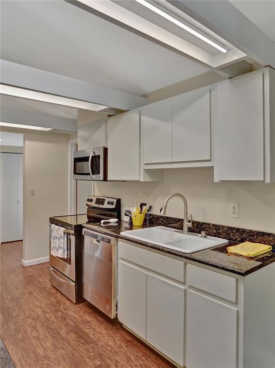 For Sale: $235,500 (2 beds, 2 baths, 1596 Square Feet)