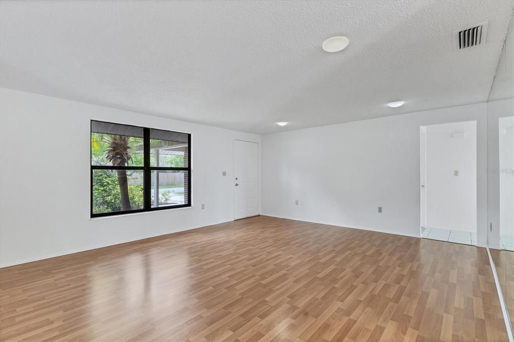 Active With Contract: $399,000 (3 beds, 2 baths, 1534 Square Feet)