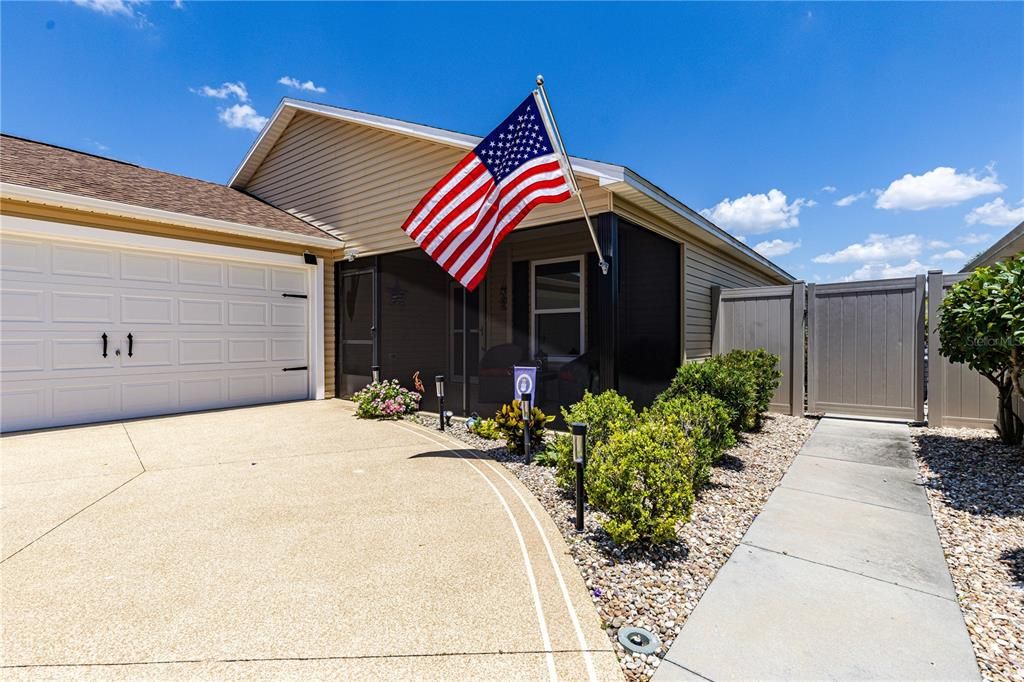 For Sale: $665,000 (3 beds, 2 baths, 1653 Square Feet)