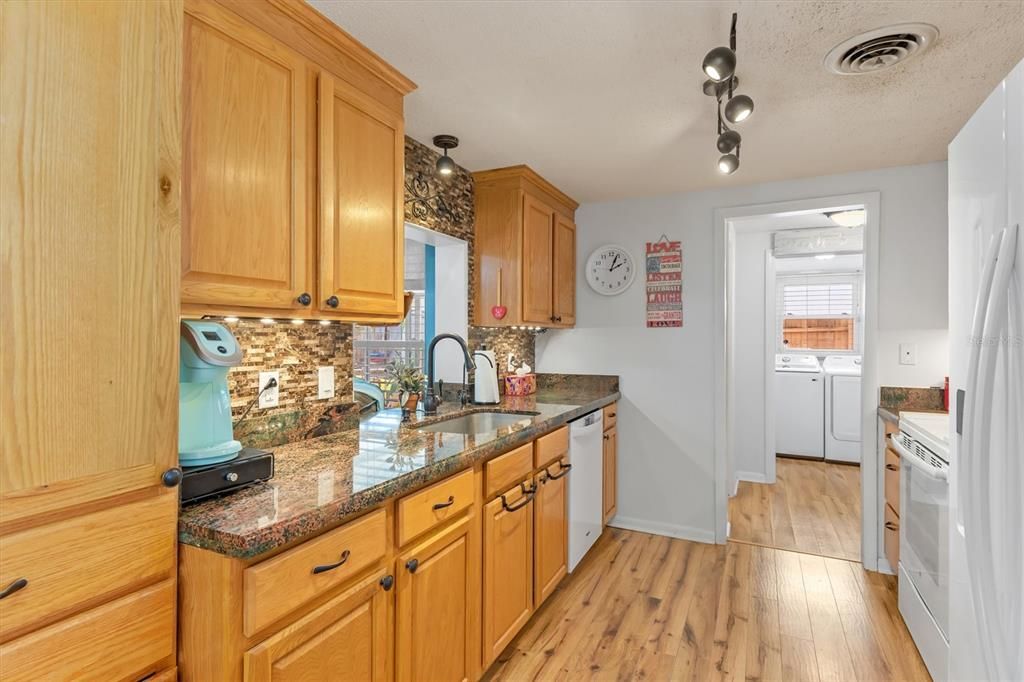 For Sale: $549,000 (2 beds, 2 baths, 1243 Square Feet)