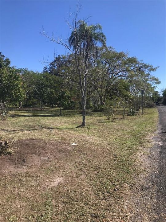 En Venta: $449,000 (0.80 acres)