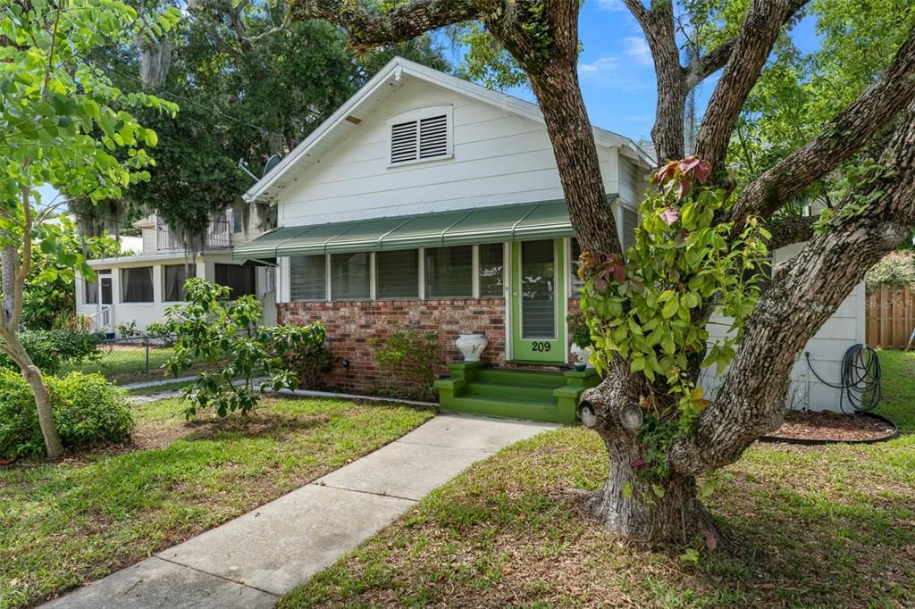 Recently Sold: $389,000 (3 beds, 1 baths, 1151 Square Feet)