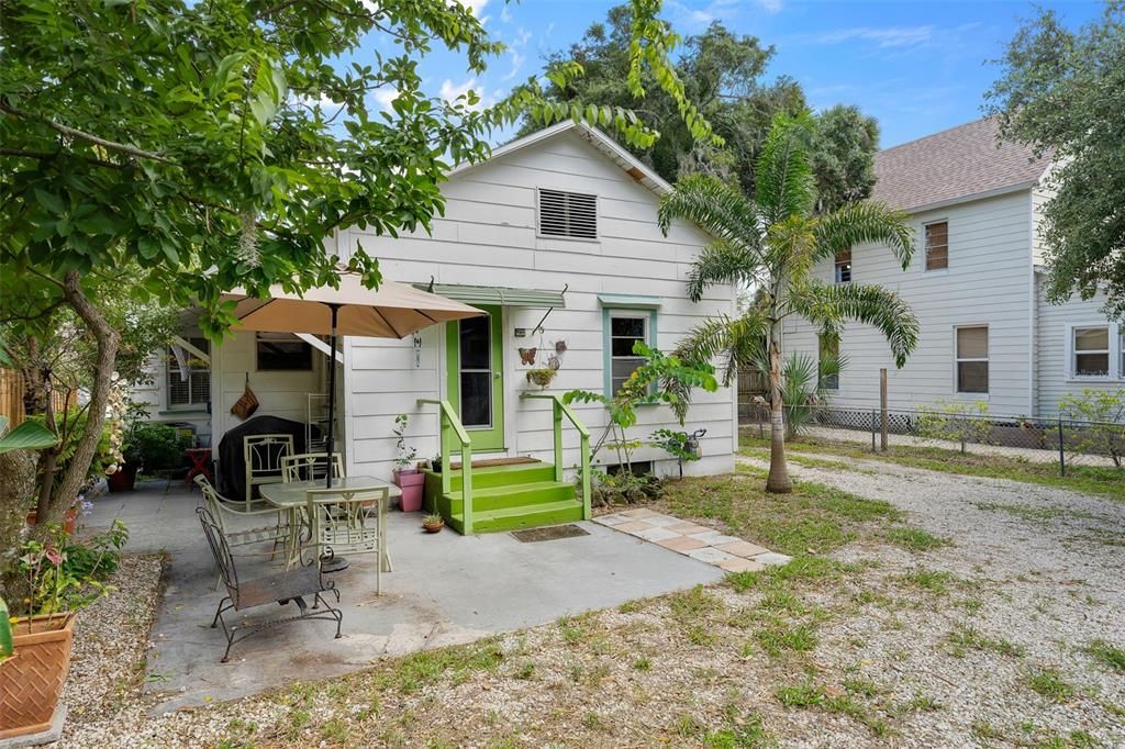 For Sale: $399,000 (3 beds, 1 baths, 1151 Square Feet)