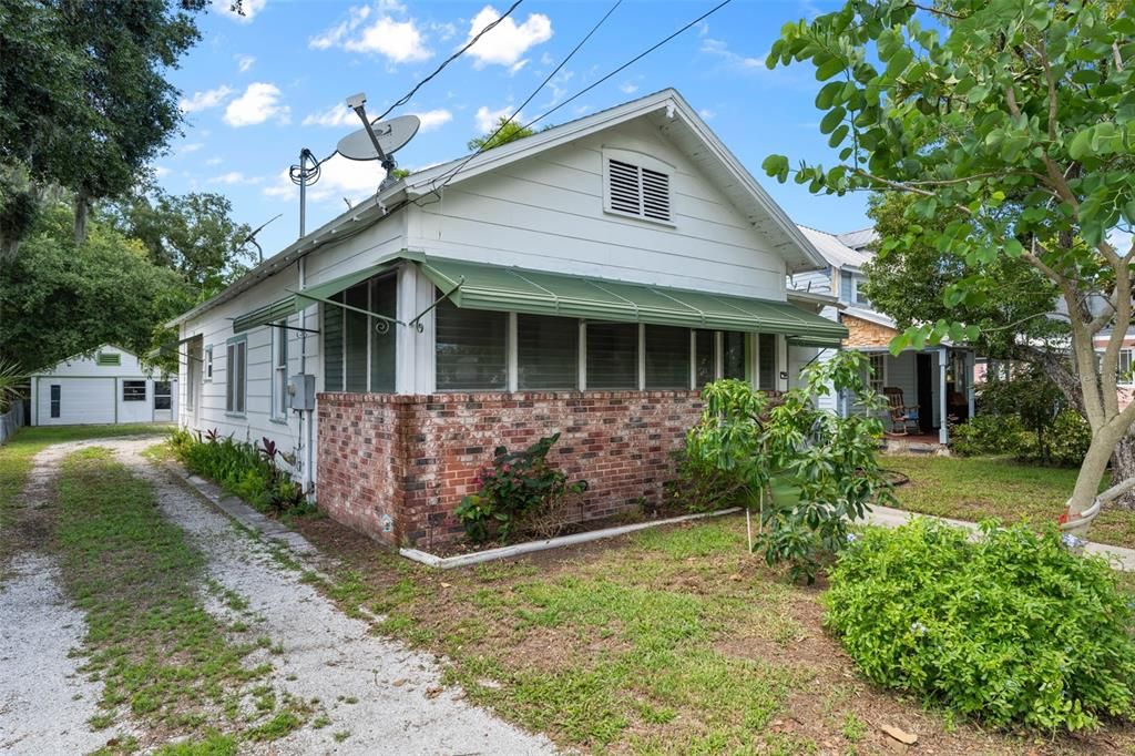 For Sale: $399,000 (3 beds, 1 baths, 1151 Square Feet)