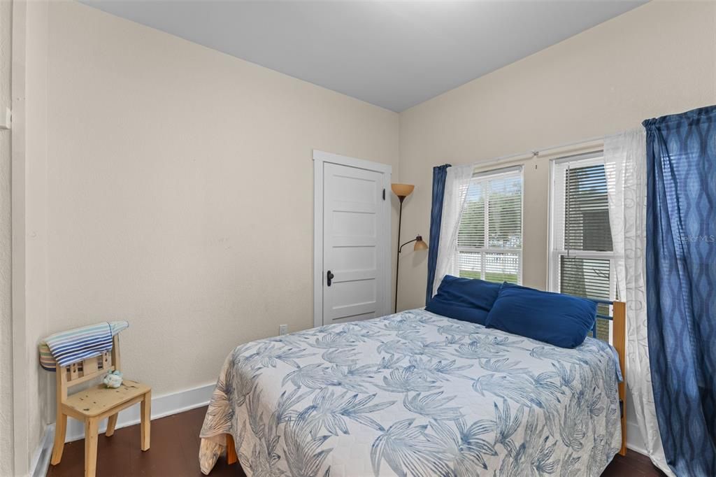 For Sale: $399,000 (3 beds, 1 baths, 1151 Square Feet)