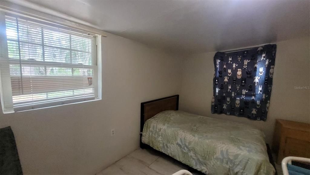 For Rent: $1,800 (3 beds, 2 baths, 1300 Square Feet)