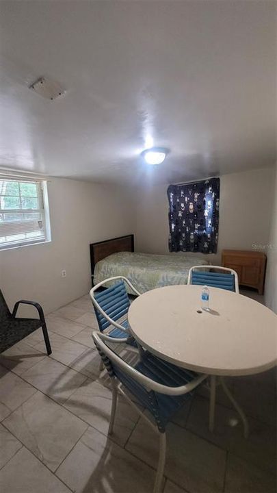 For Rent: $1,800 (3 beds, 2 baths, 1300 Square Feet)