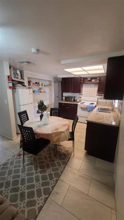 For Rent: $1,800 (3 beds, 2 baths, 1300 Square Feet)