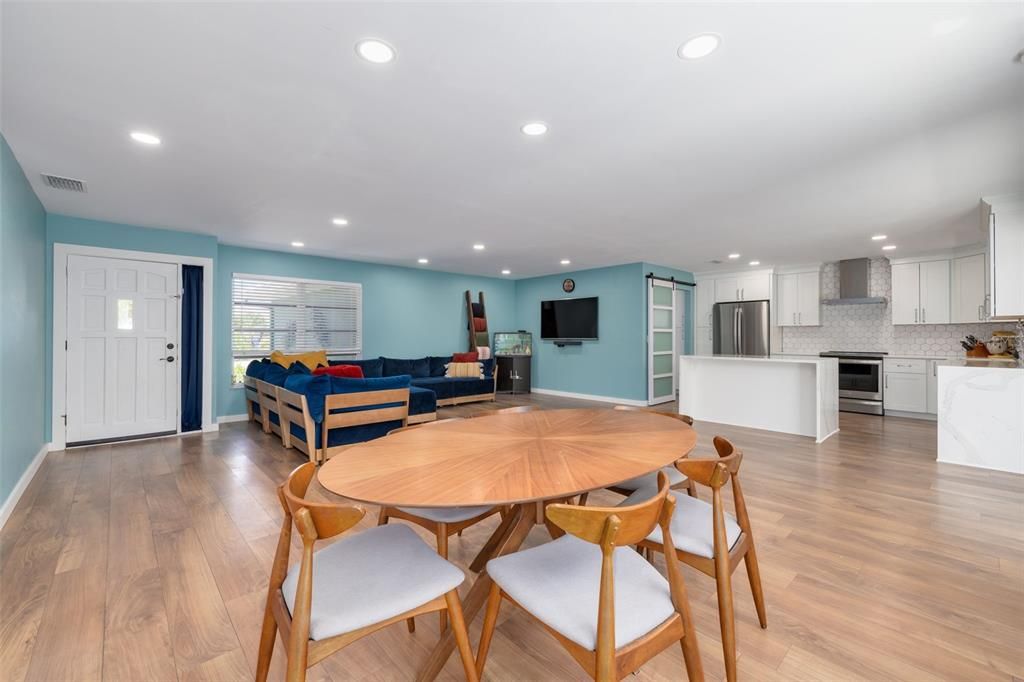 Active With Contract: $629,000 (4 beds, 2 baths, 1706 Square Feet)