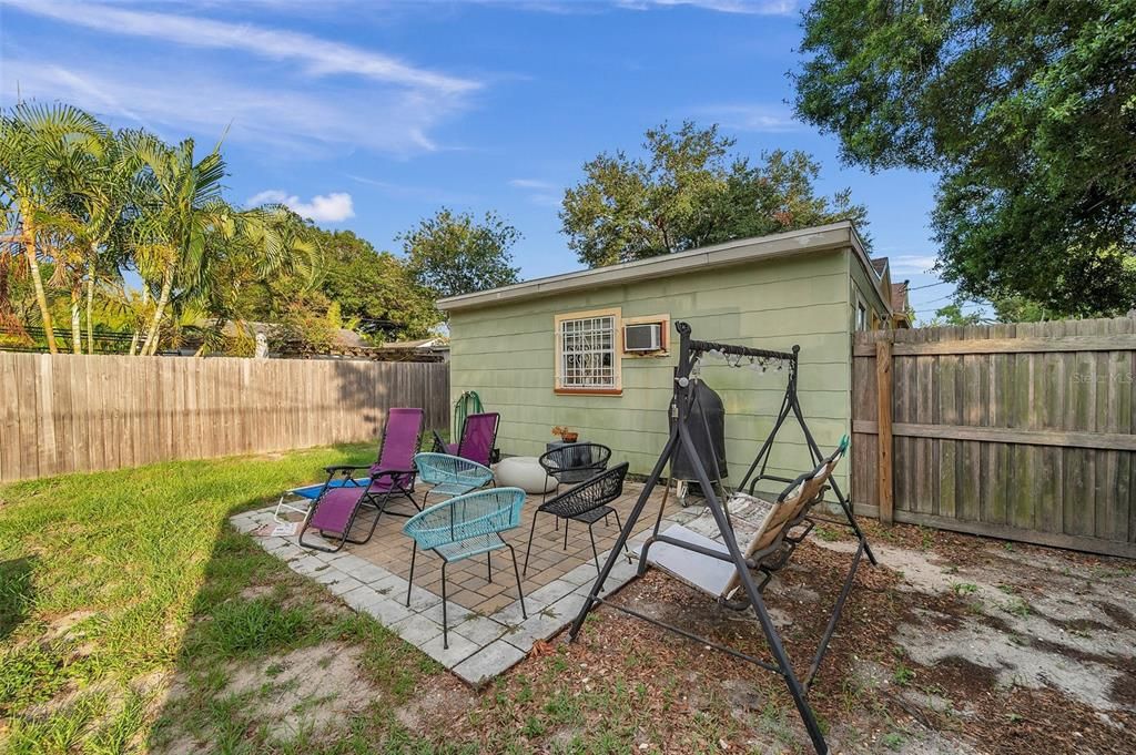 Active With Contract: $377,900 (3 beds, 2 baths, 1224 Square Feet)