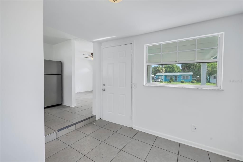 For Sale: $295,000 (2 beds, 1 baths, 744 Square Feet)