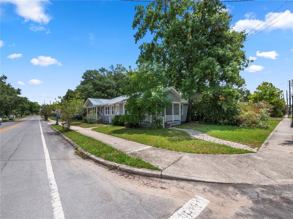 For Sale: $399,900 (3 beds, 2 baths, 1620 Square Feet)